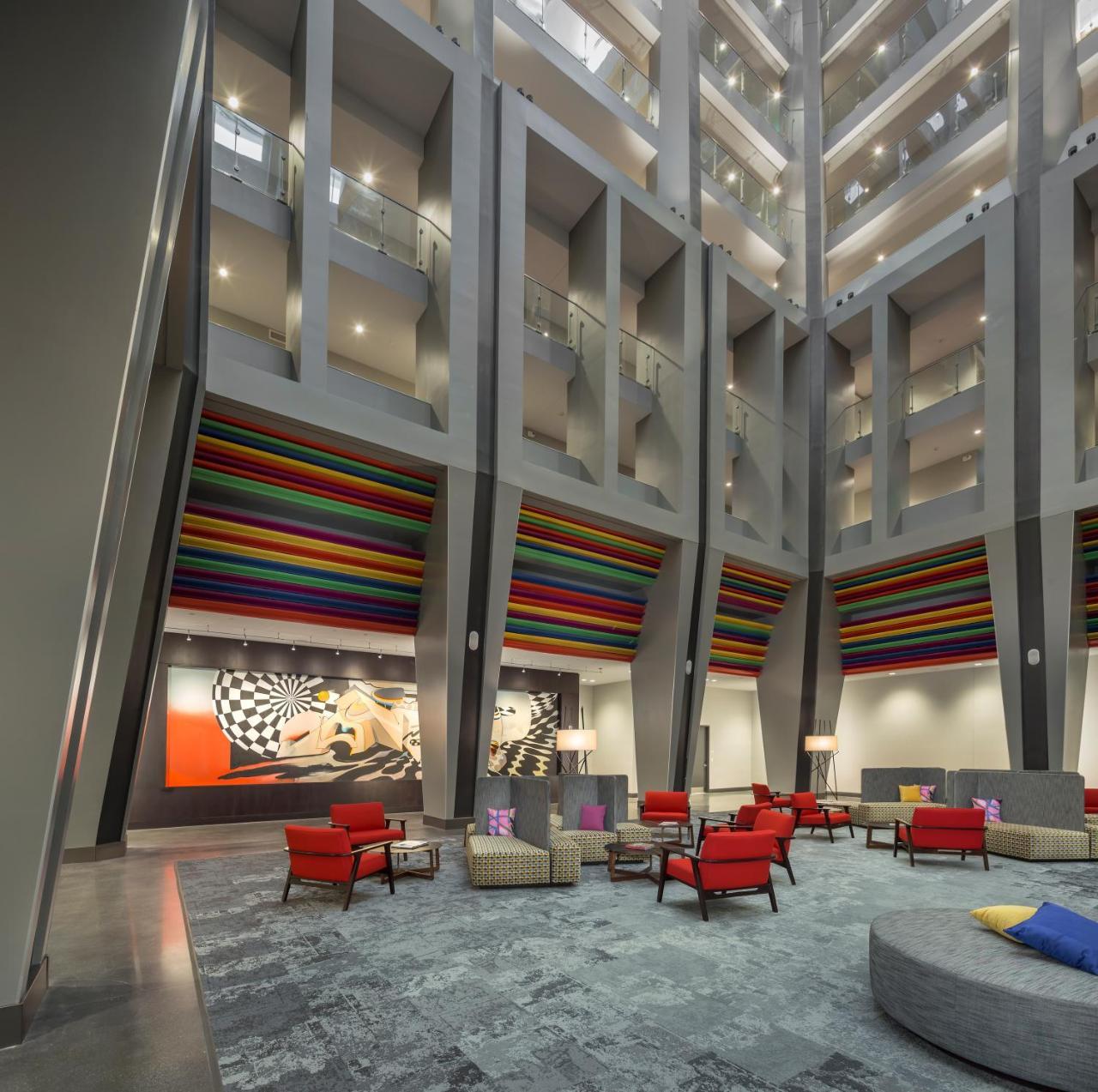 The Summit Hotel Cincinnati Exterior foto